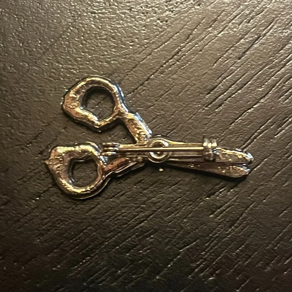 Vintage Gold Tone Scissors Rhinestone Brooch Blue Pink Faux Pearl